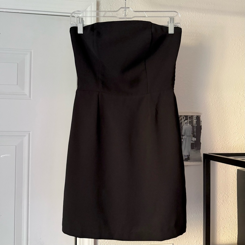 SONG OF STYLE black strapless sleeveless smocked back mini dress